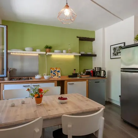 Ferienhaus 4 Bedroom Stunning In *