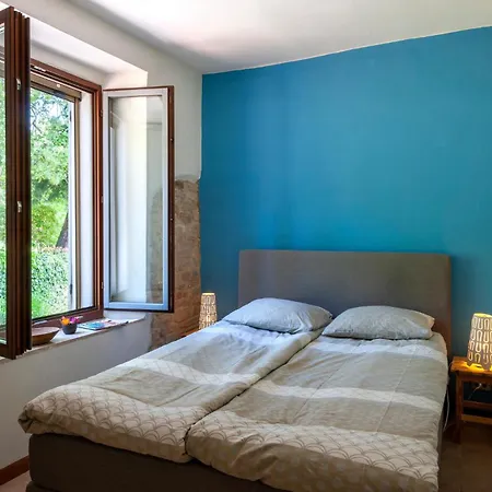 4 Bedroom Stunning In Mergo
