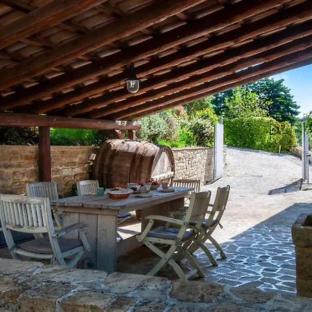 4 Bedroom Stunning In Mergo